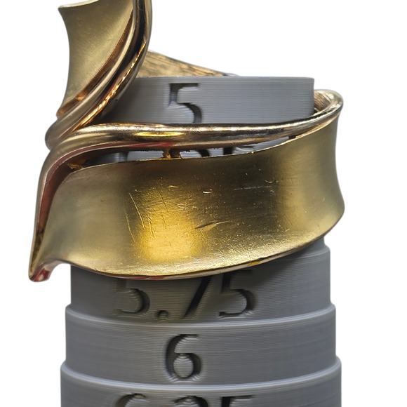 Bracelet Crown Trifari Cuff Bypass Leaf Hinged Bold Statement Gold Tone SKU 2867 - Picture 2 of 10